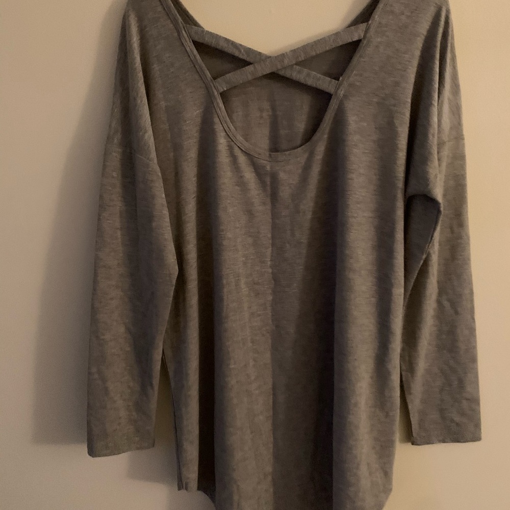 Crisscross goes in the back super Soft tunic